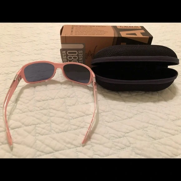 Stylish Pink Sunglasses - Picture 3 of 5